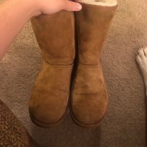 Women’s size 9 short UGG boots